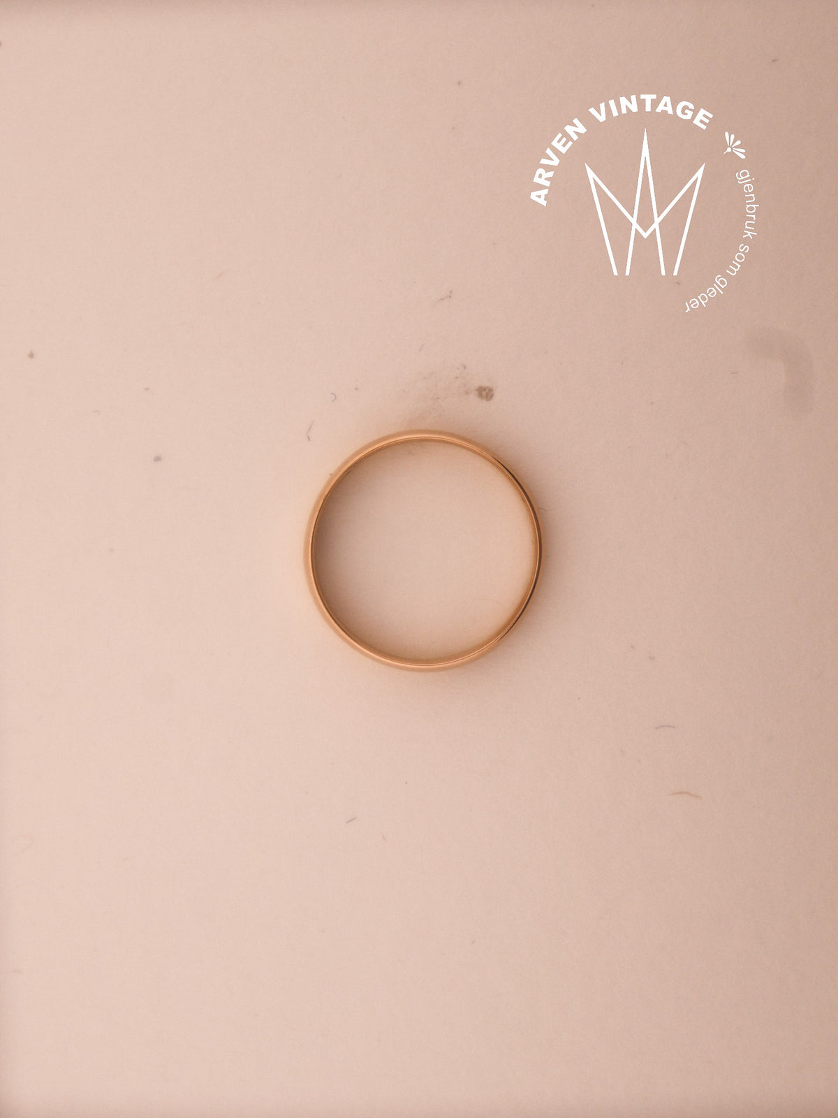 Vintage smooth ring in yellow gold size 60