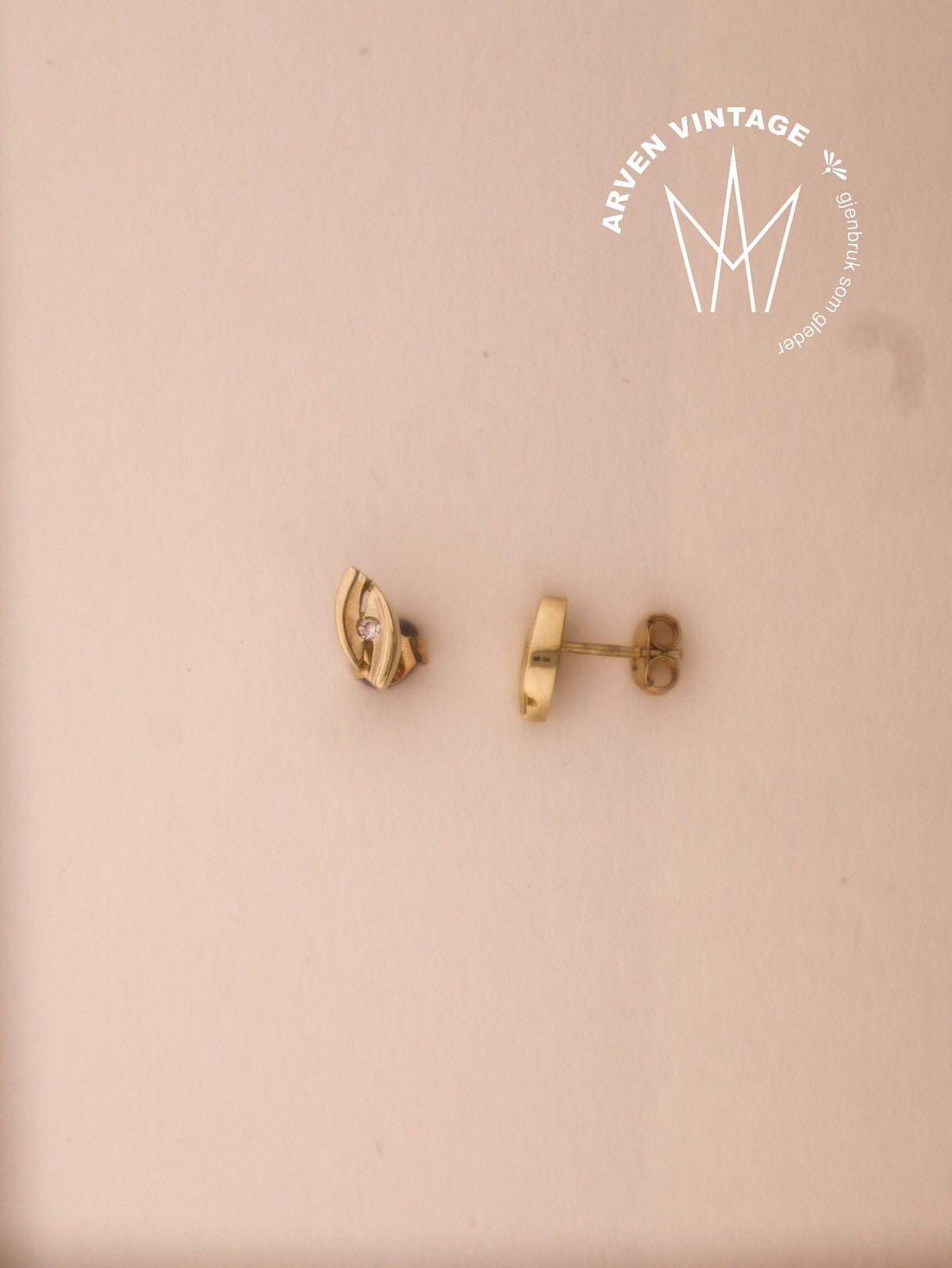 Vintage yellow gold earrings