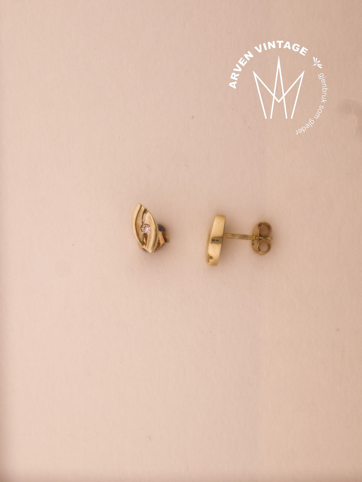 Vintage yellow gold earrings