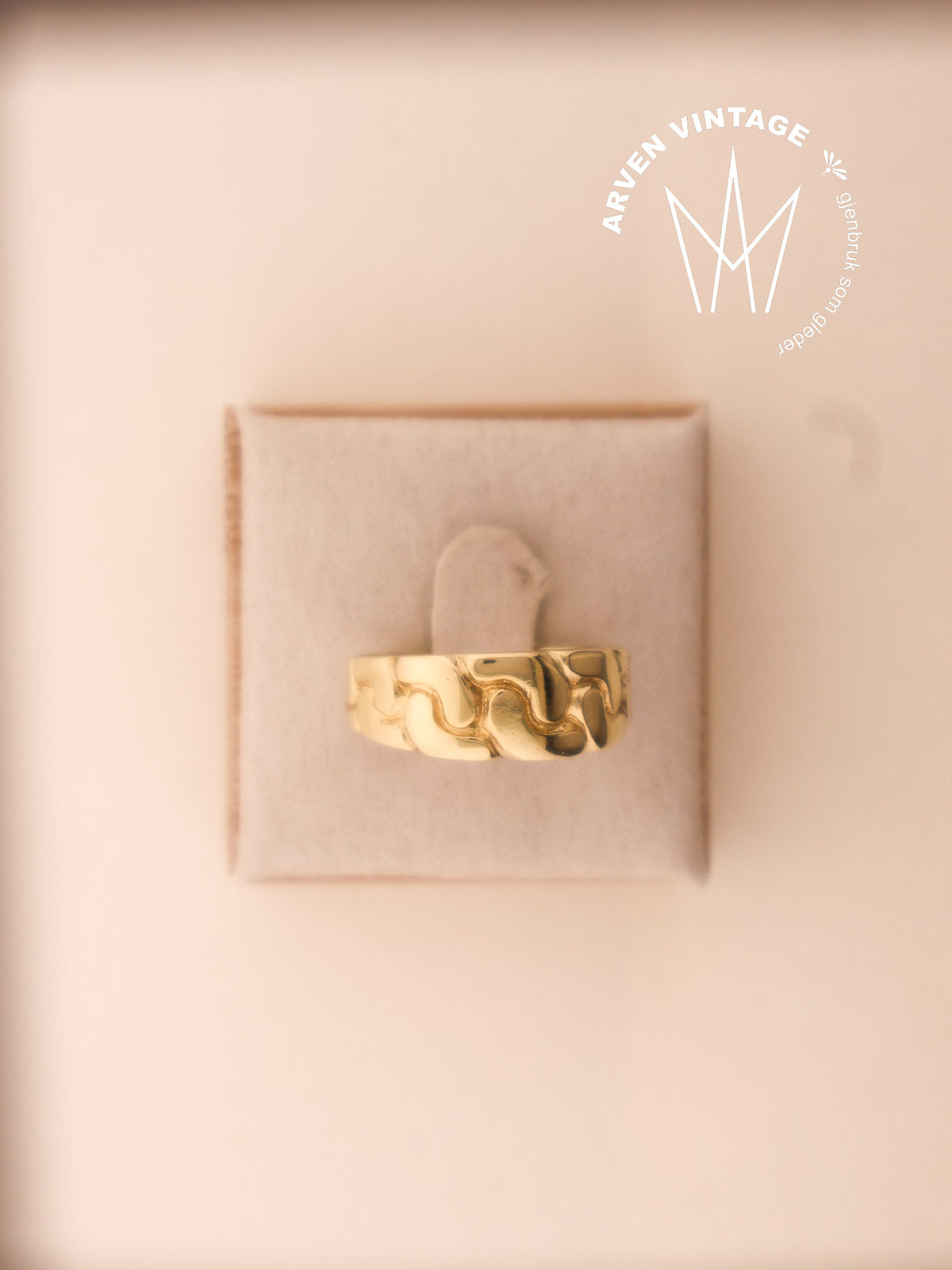 Vintage ring in yellow gold, size 58
