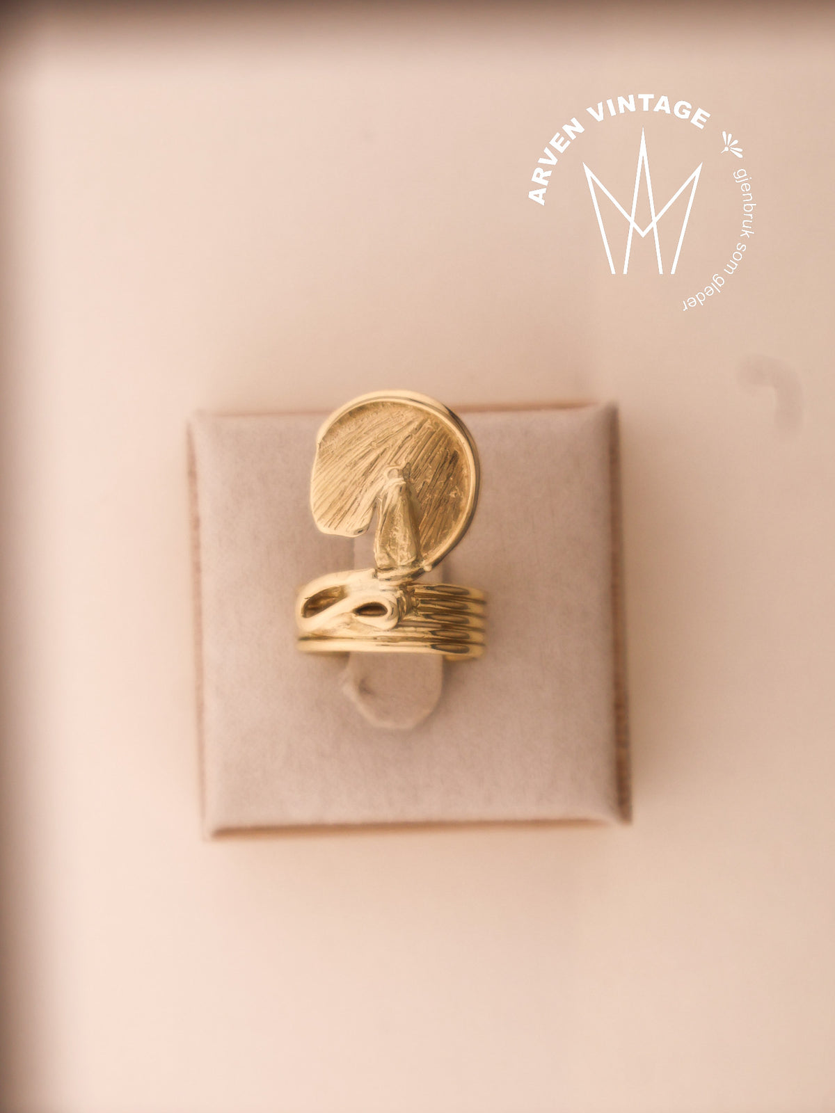 Vintage ring in yellow gold, size 45