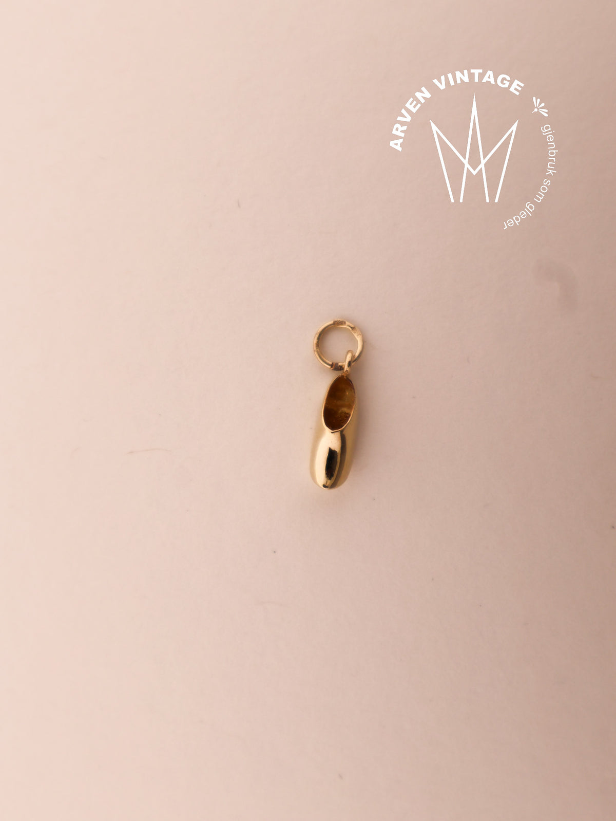 Vintage pendant yellow gold