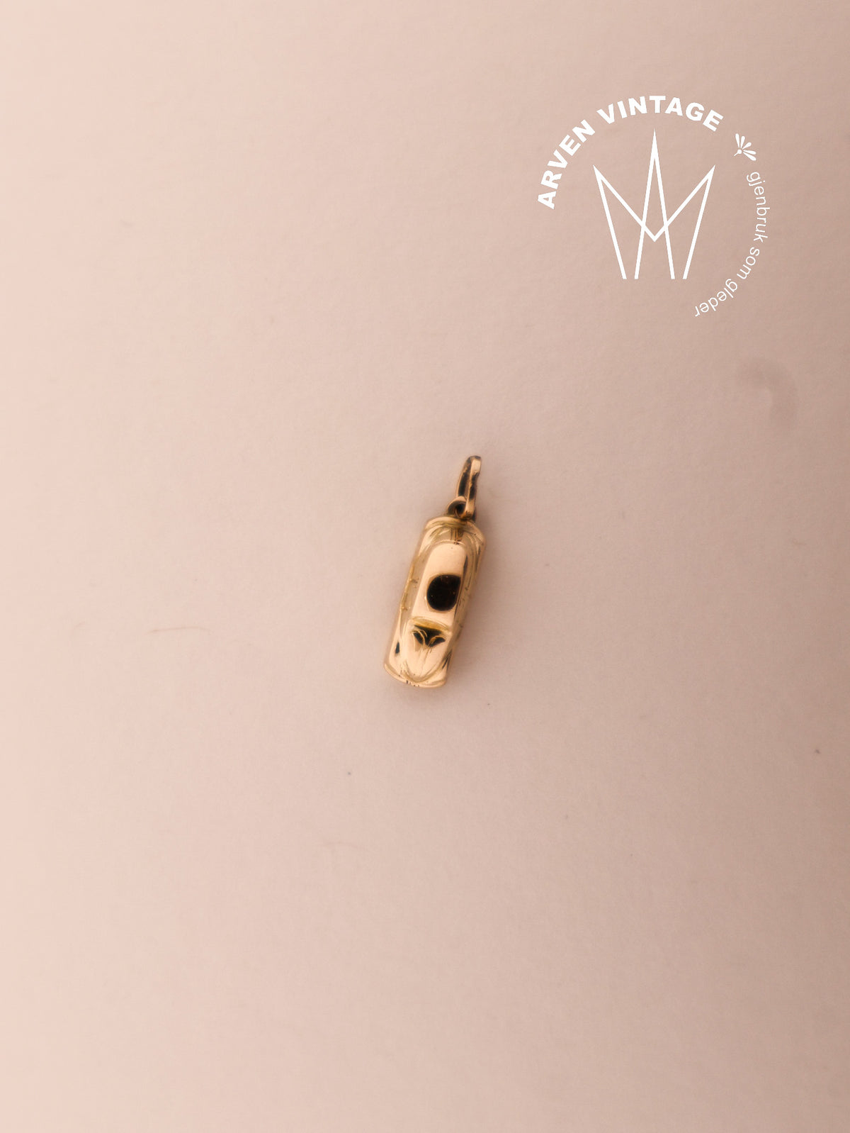 Vintage pendant yellow gold