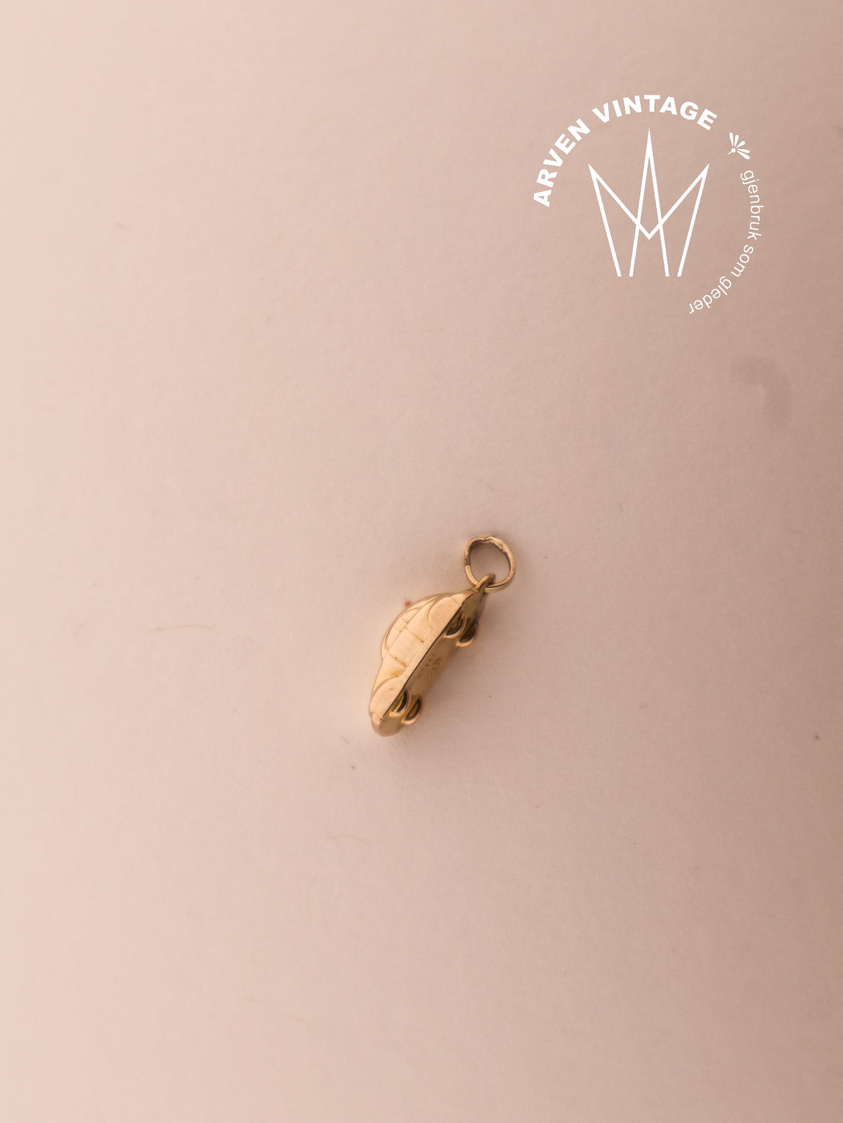 Vintage pendant yellow gold