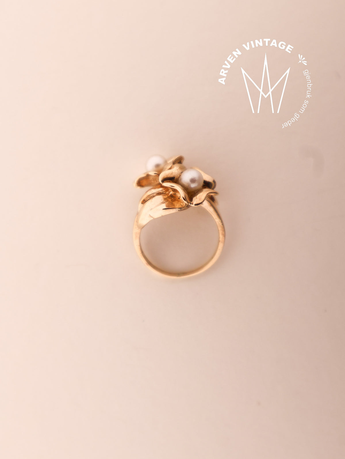 Vintage pearl ring in yellow gold, size 50