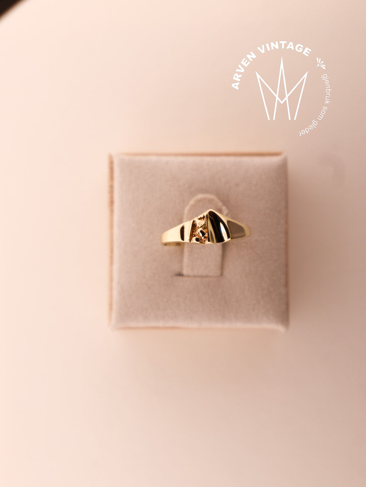 Vintage yellow gold ring size 51
