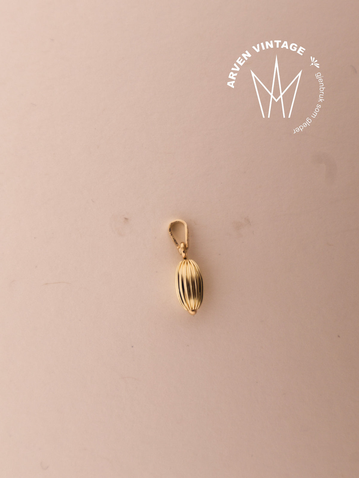 Vintage pendant yellow gold