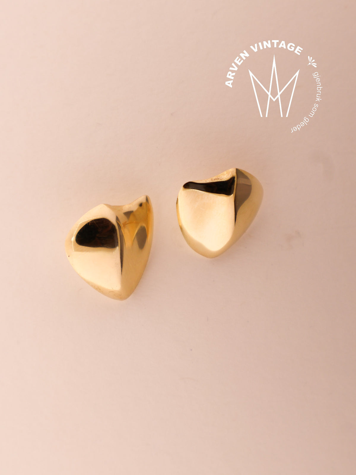 Vintage yellow gold earrings