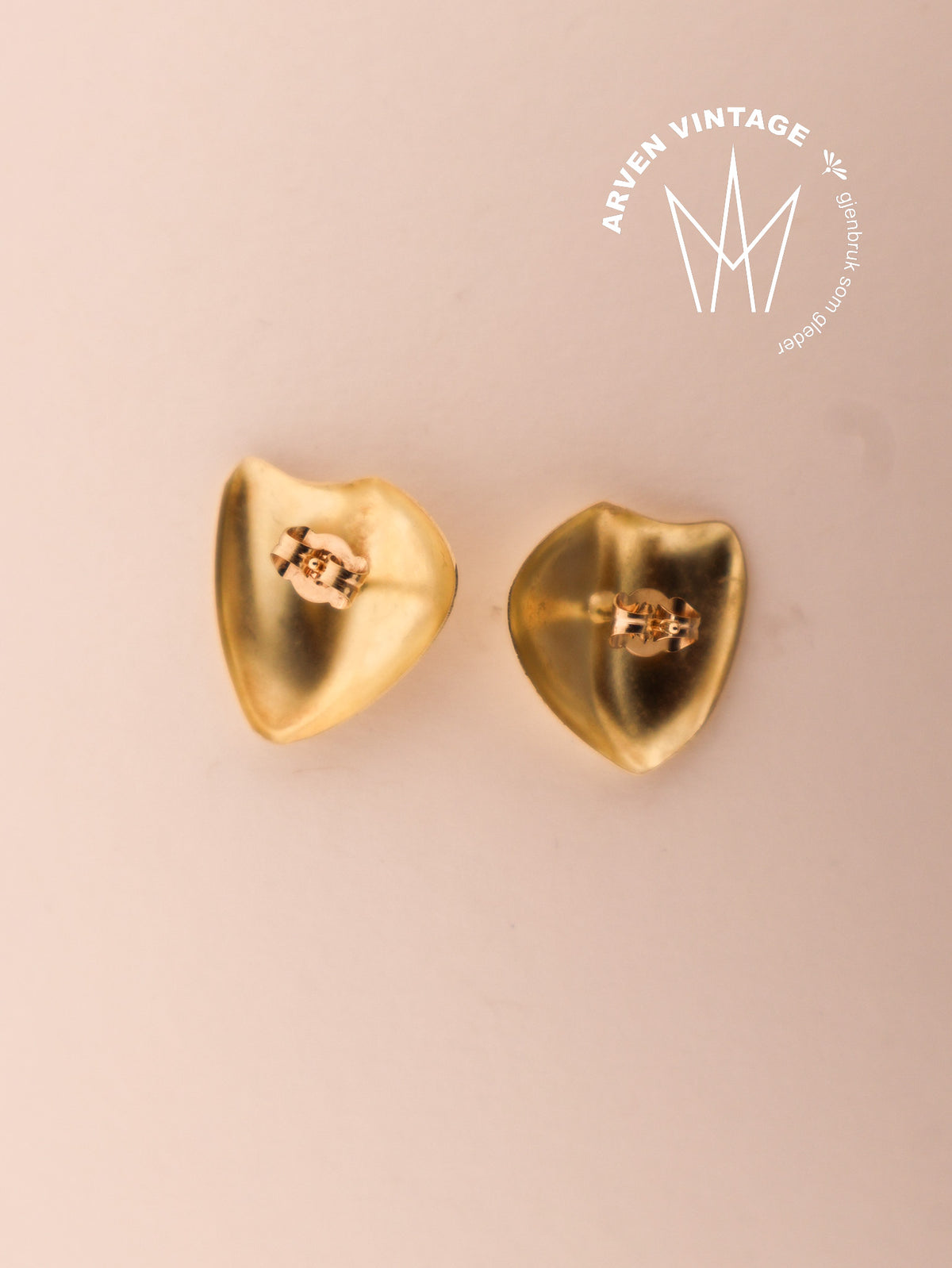 Vintage yellow gold earrings