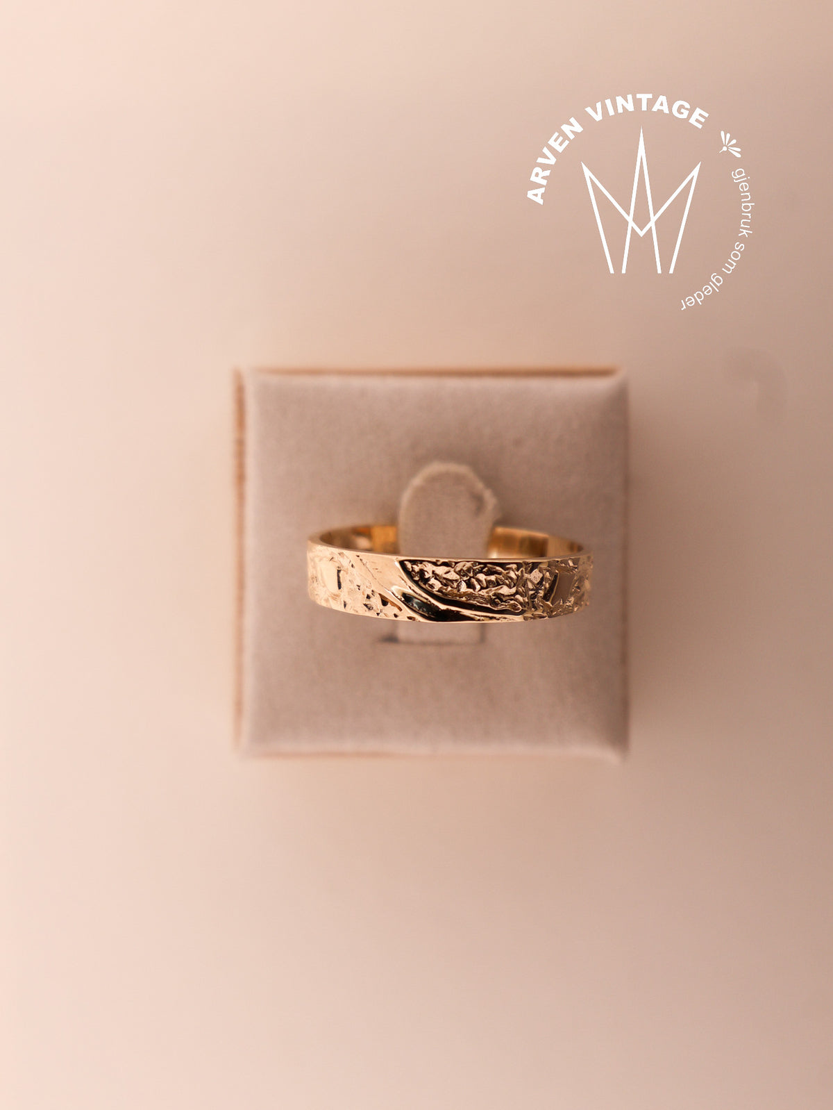 Vintage yellow gold ring size 70