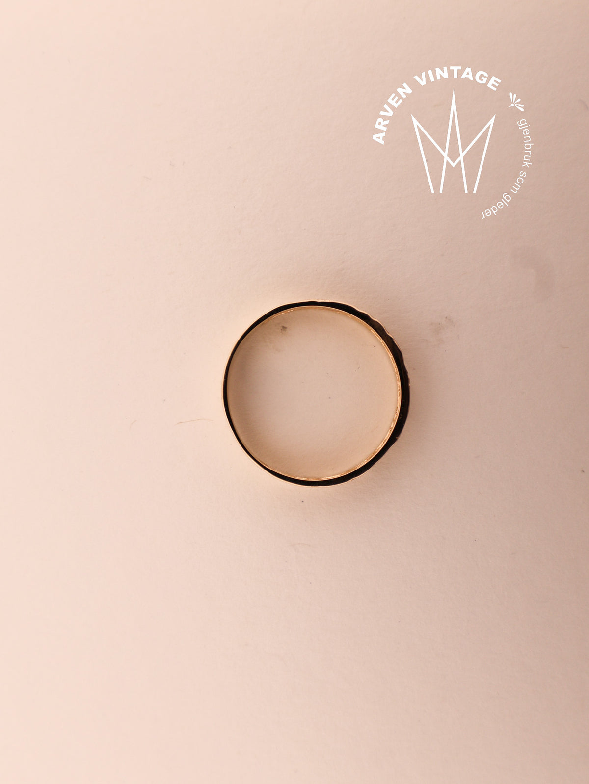 Vintage yellow gold ring size 70