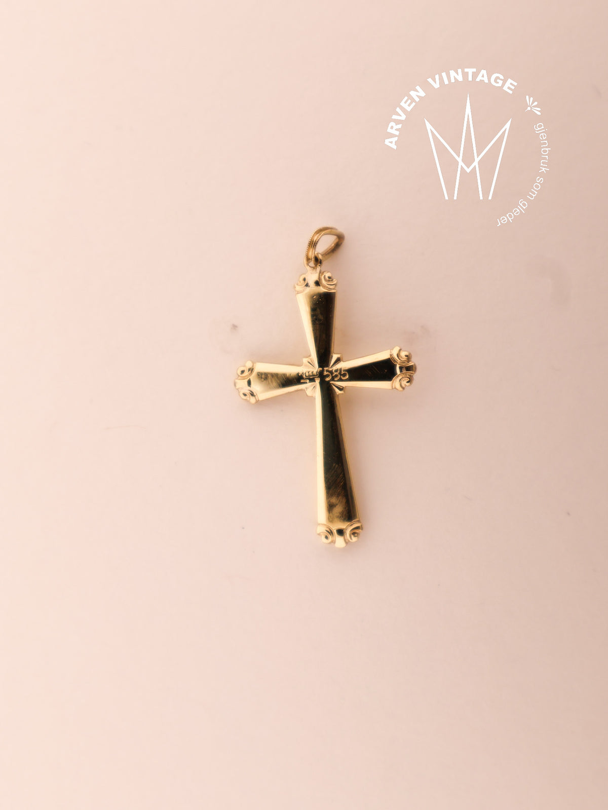 Vintage pendant yellow gold