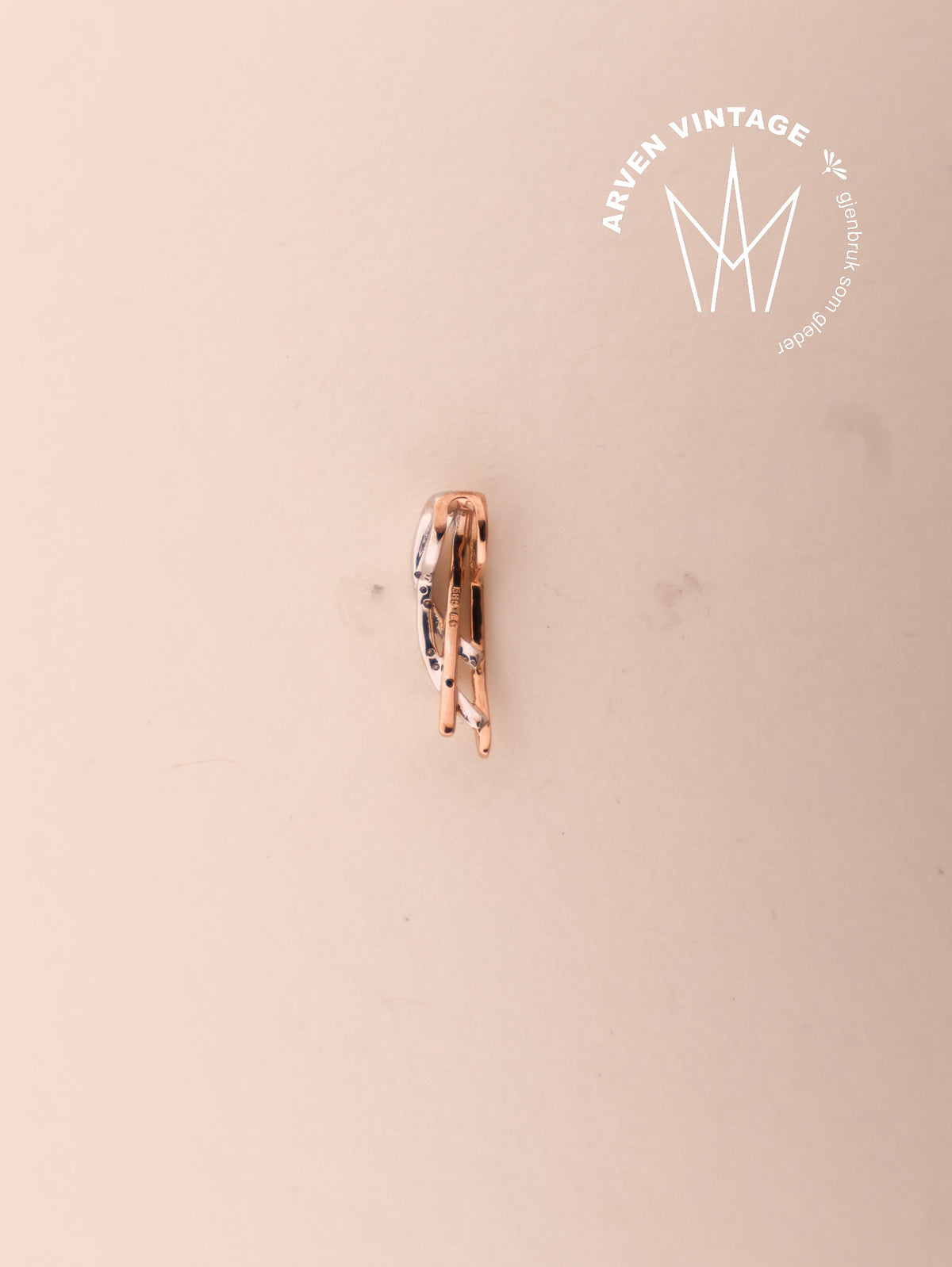 Vintage white gold and rose gold pendant