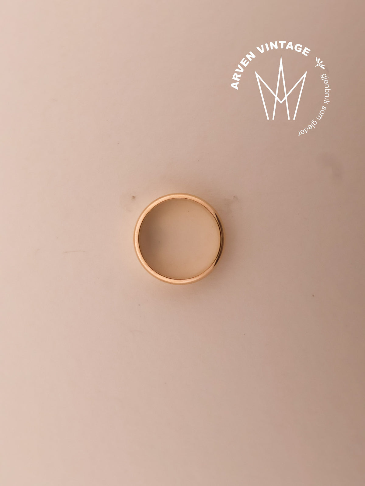 Vintage plain yellow gold ring size 52