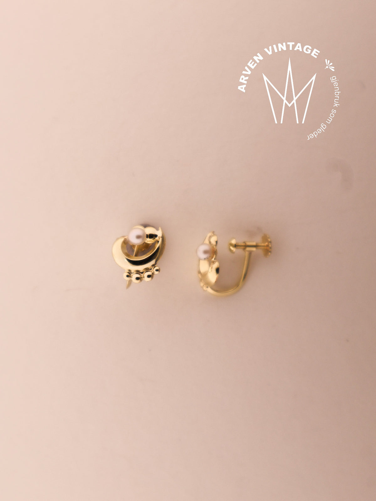 Vintage pearl earrings yellow gold