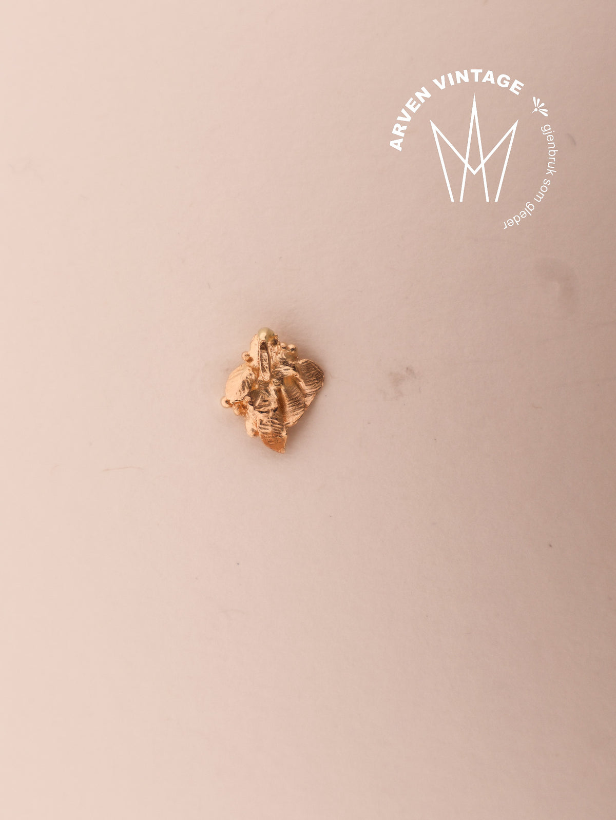 Vintage rose gold pendant