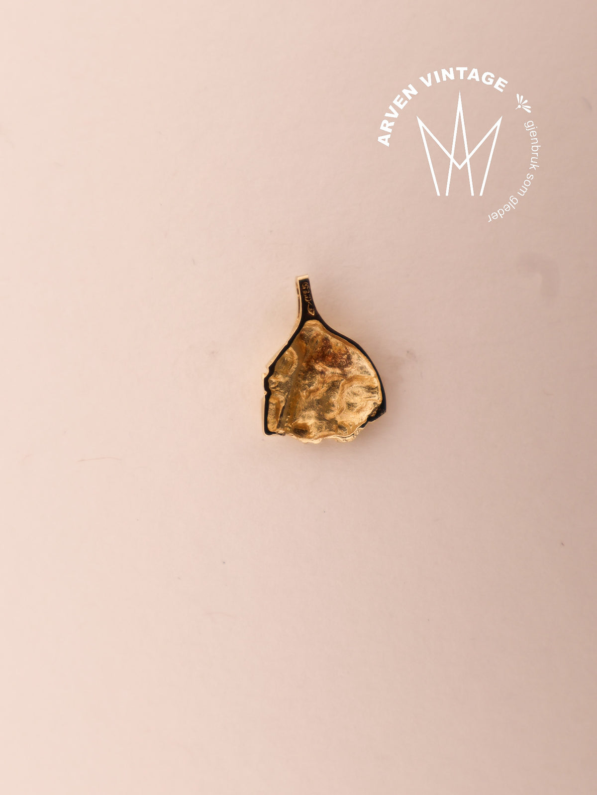 Vintage pendant yellow gold