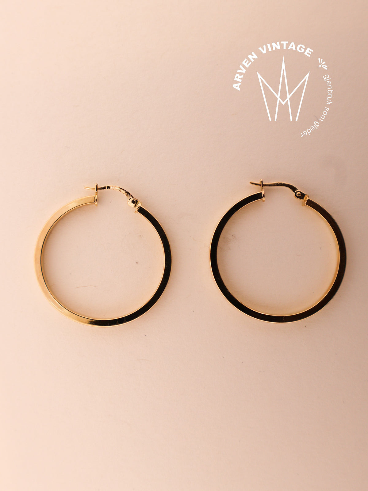 Vintage yellow gold earrings