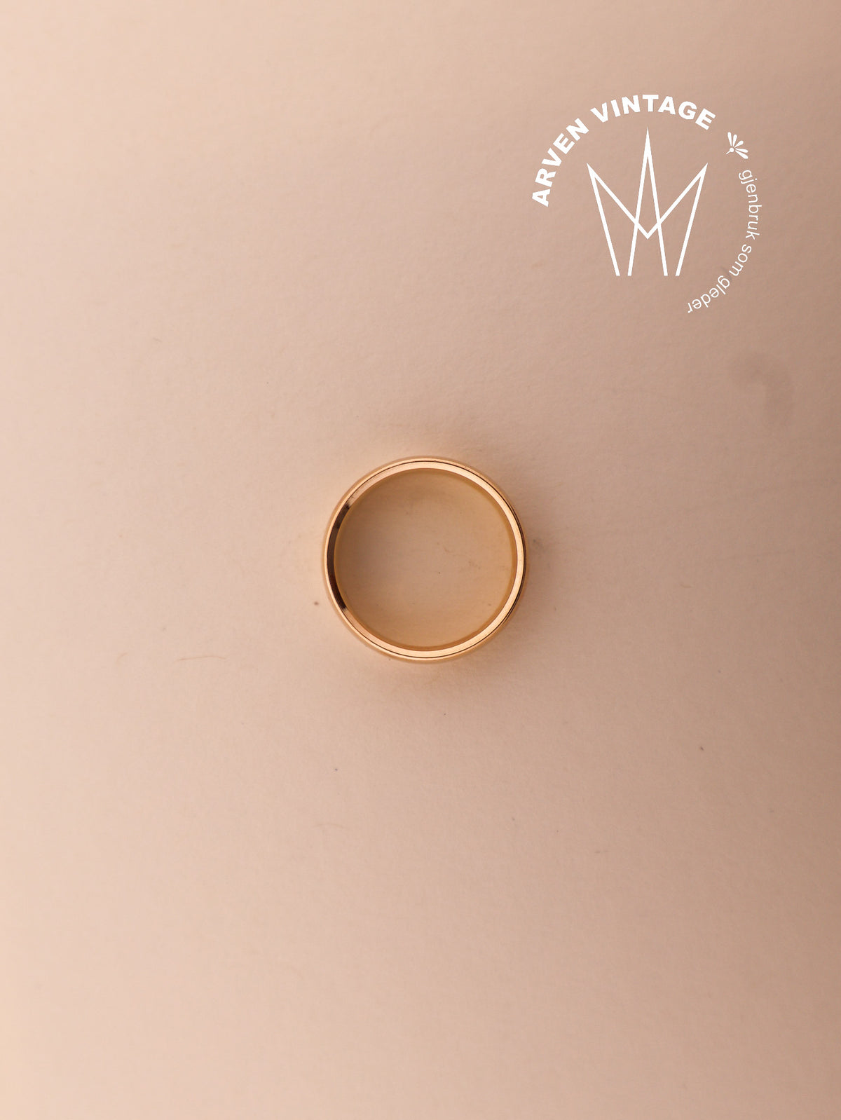 Vintage plain yellow gold ring size 55