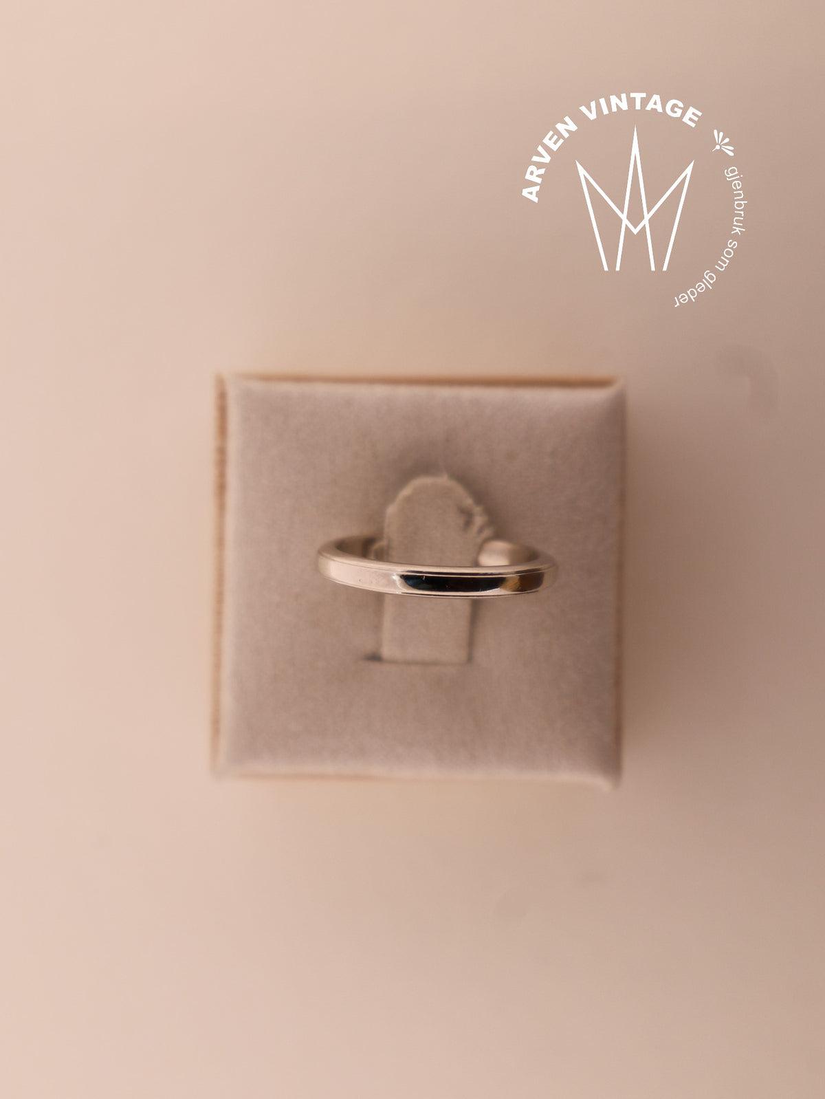 Vintage glatt ring hvitt gull str53