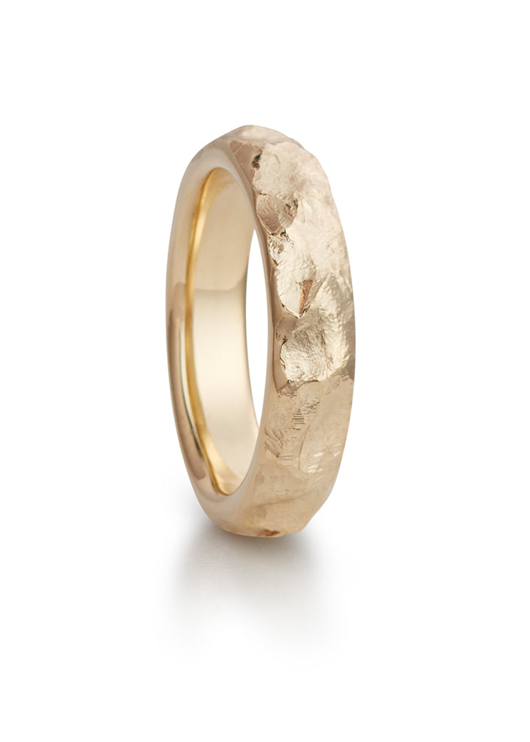 Mountain ring in yellow gold