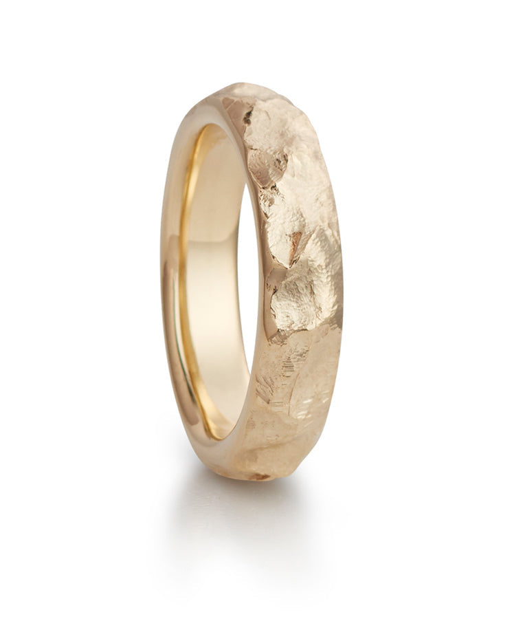 Fjell ring i gult gull