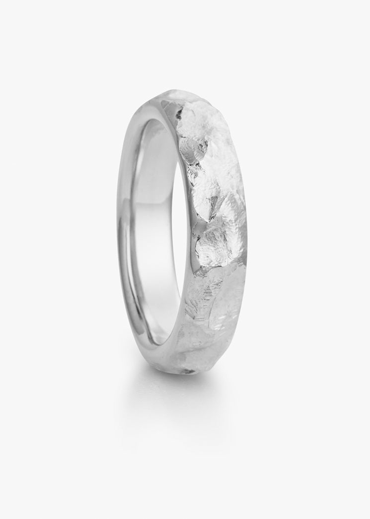 Mountain ring in white gold, gentleman 