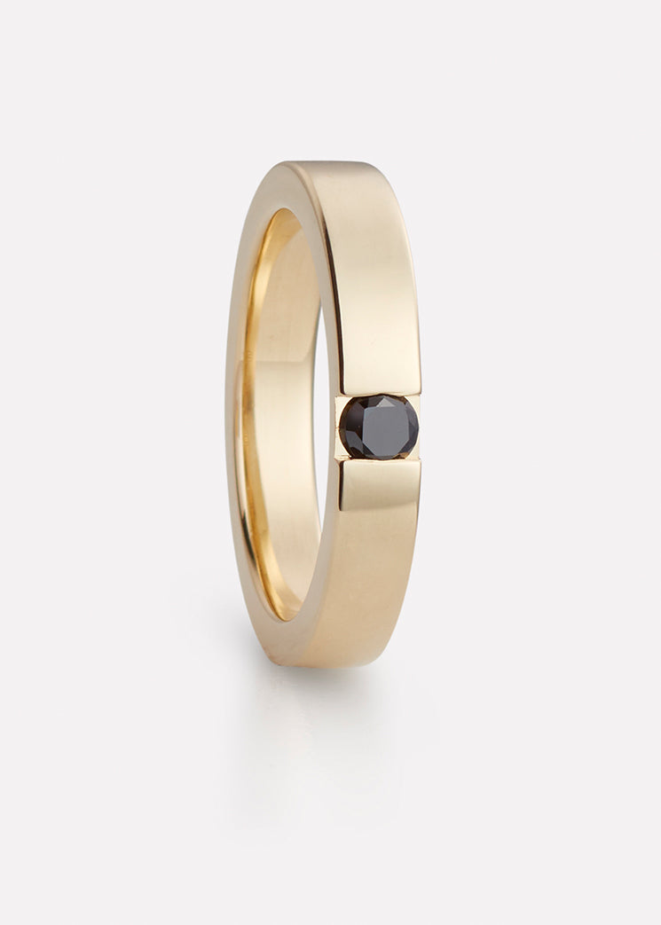 Stas ring in yellow gold with black diamond, men