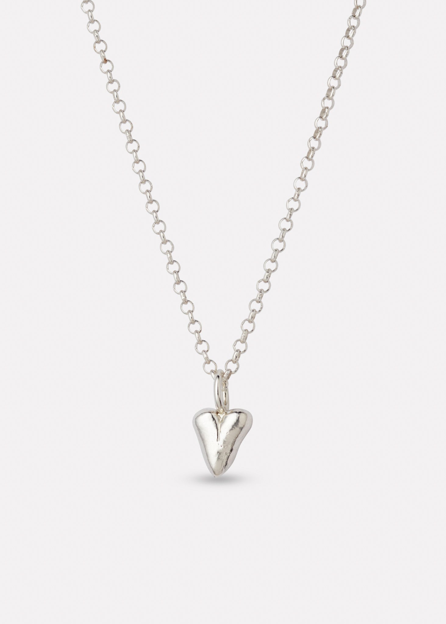 Mia heart pendant in silver with chain, small