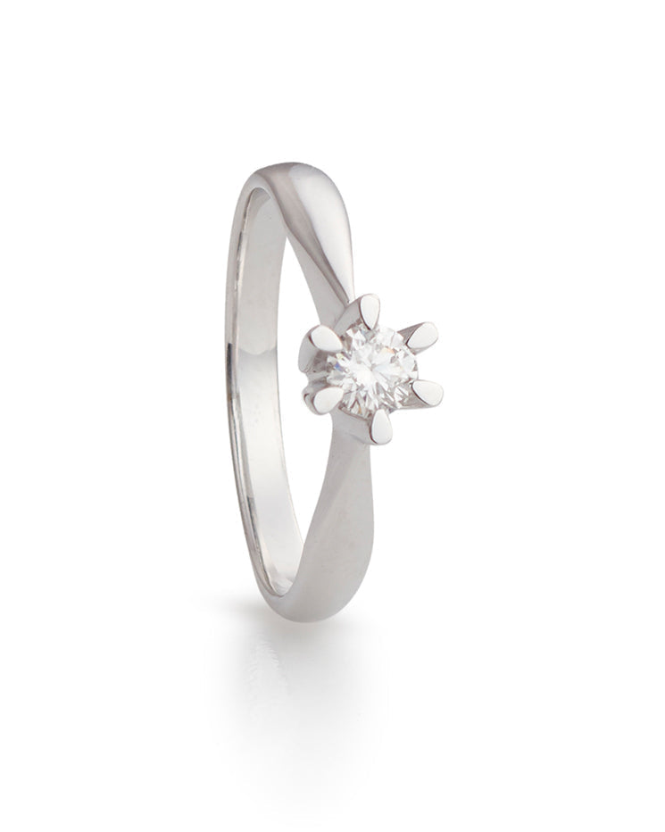 Silje ring i hvitt gull med diamant