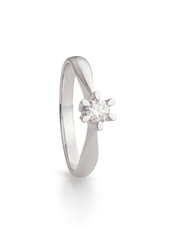 Silje ring in white gold with diamond