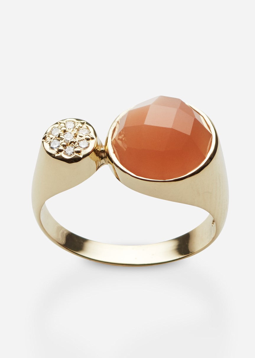 Bon Bon Avec ring with diamonds and moonstone