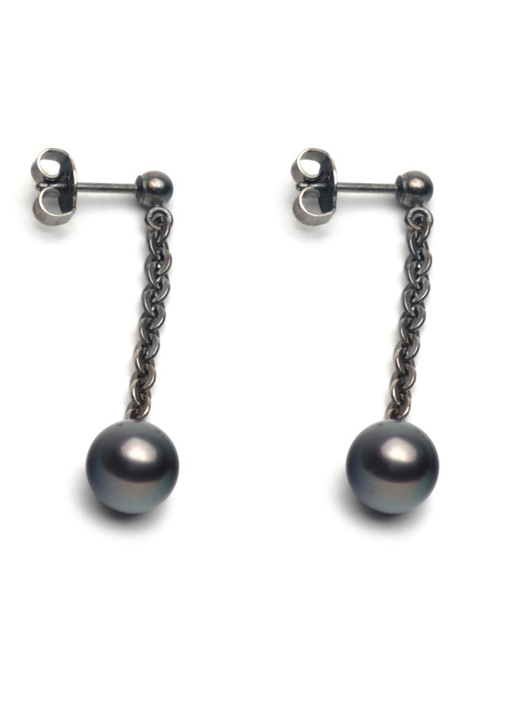 Oxidized earrings with pendants and saltwater cultured pearls