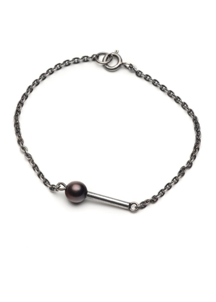 Oxidised silver bracelet with pearl and rod