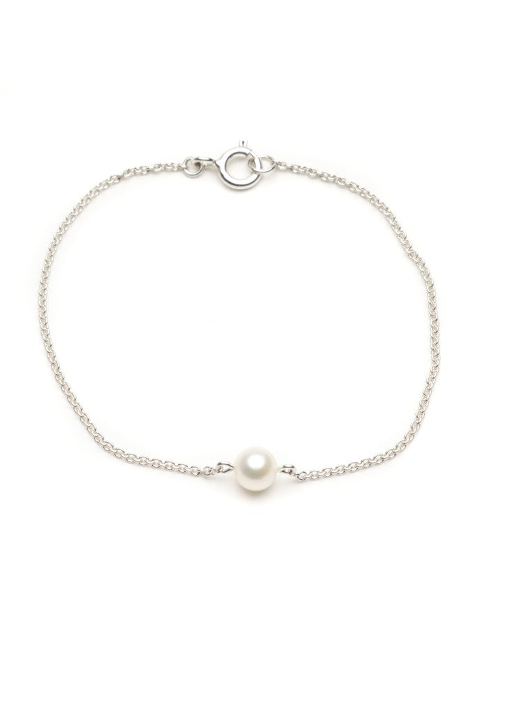Silver bracelet with freshwater cultured pearl