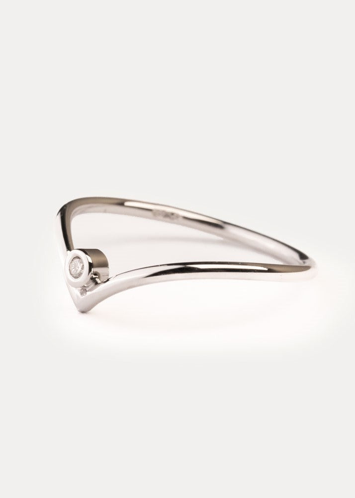 Piccolini Vshape ring white gold 