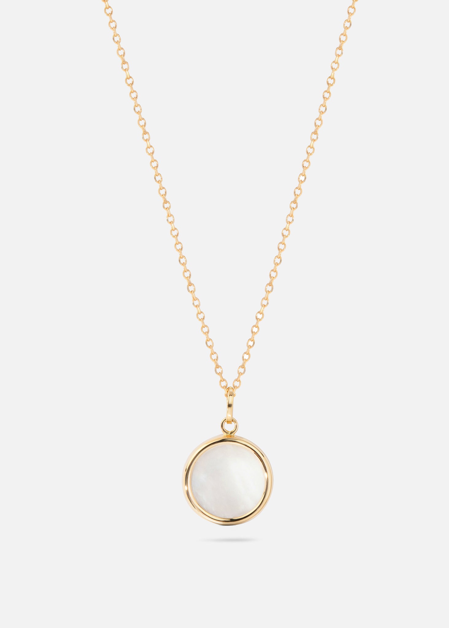 Necklace gold mother of pearl circle 10mm