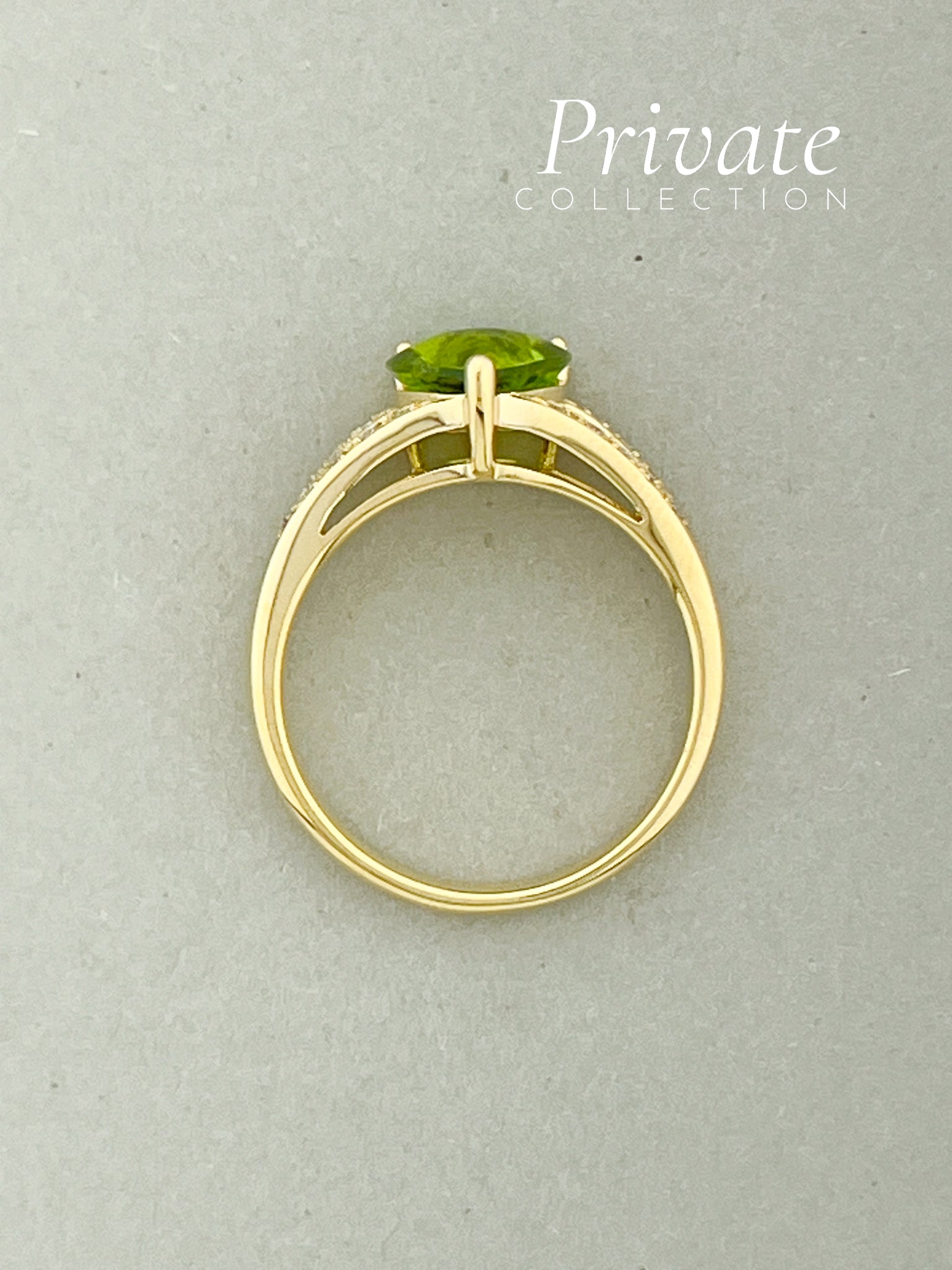 PC Ring 18K gult gull med hjerte i peridot og diamanter str 61