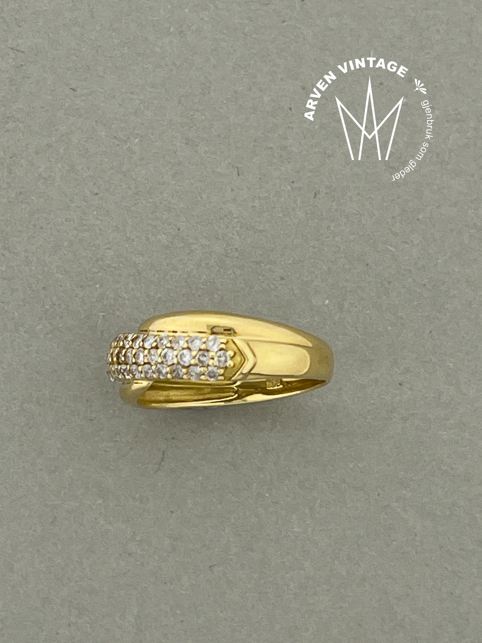 PC Ring 18K gult gull med diamanter str52