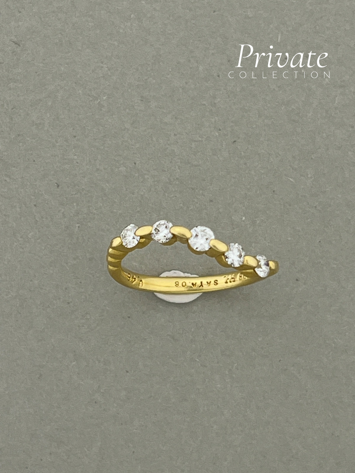 PC Ring 18K Yellow Gold Diamond Ring Size 53
