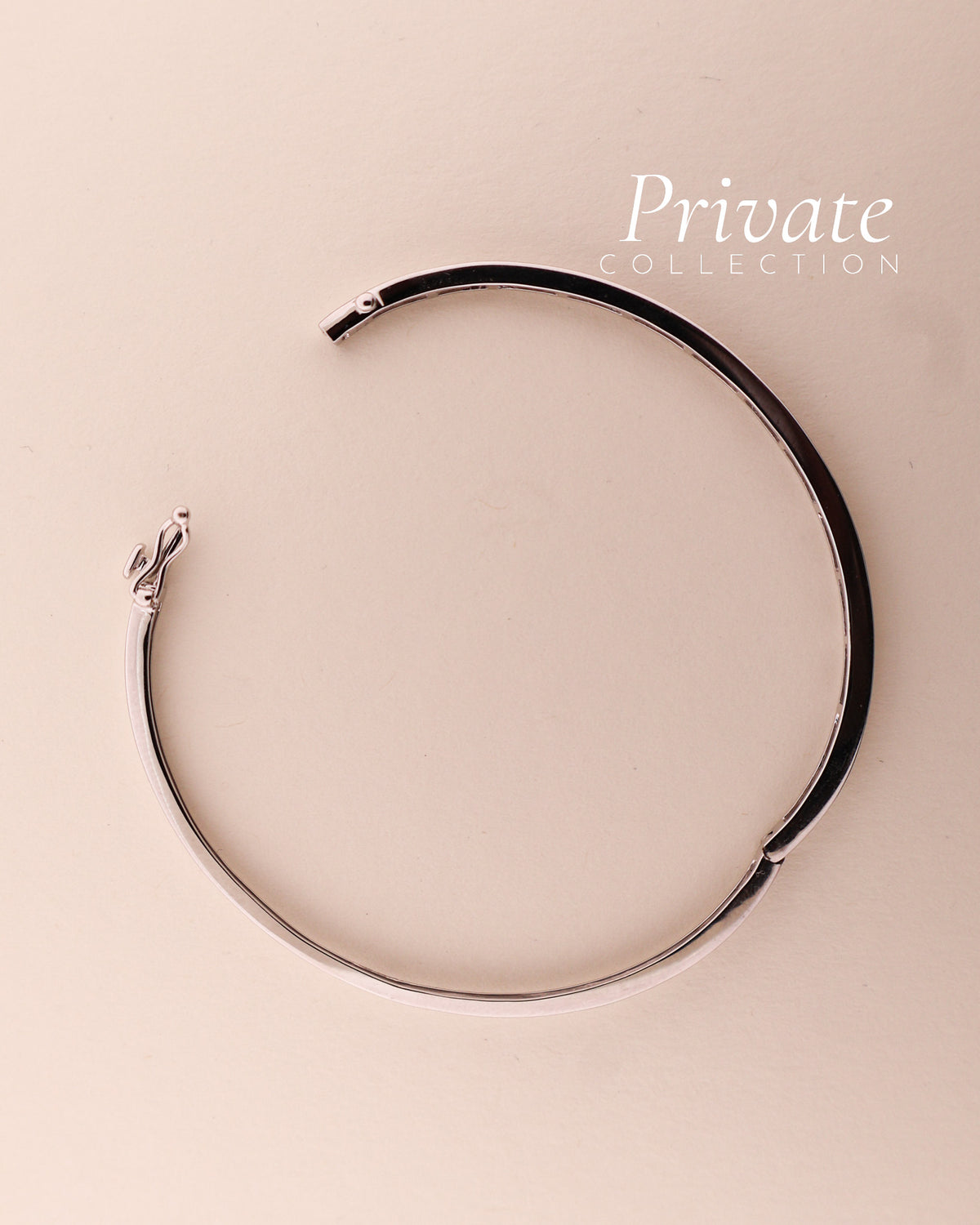 PC diamantarmbånd 18K hvitt gull med baguetteslipte diamanter 15cm