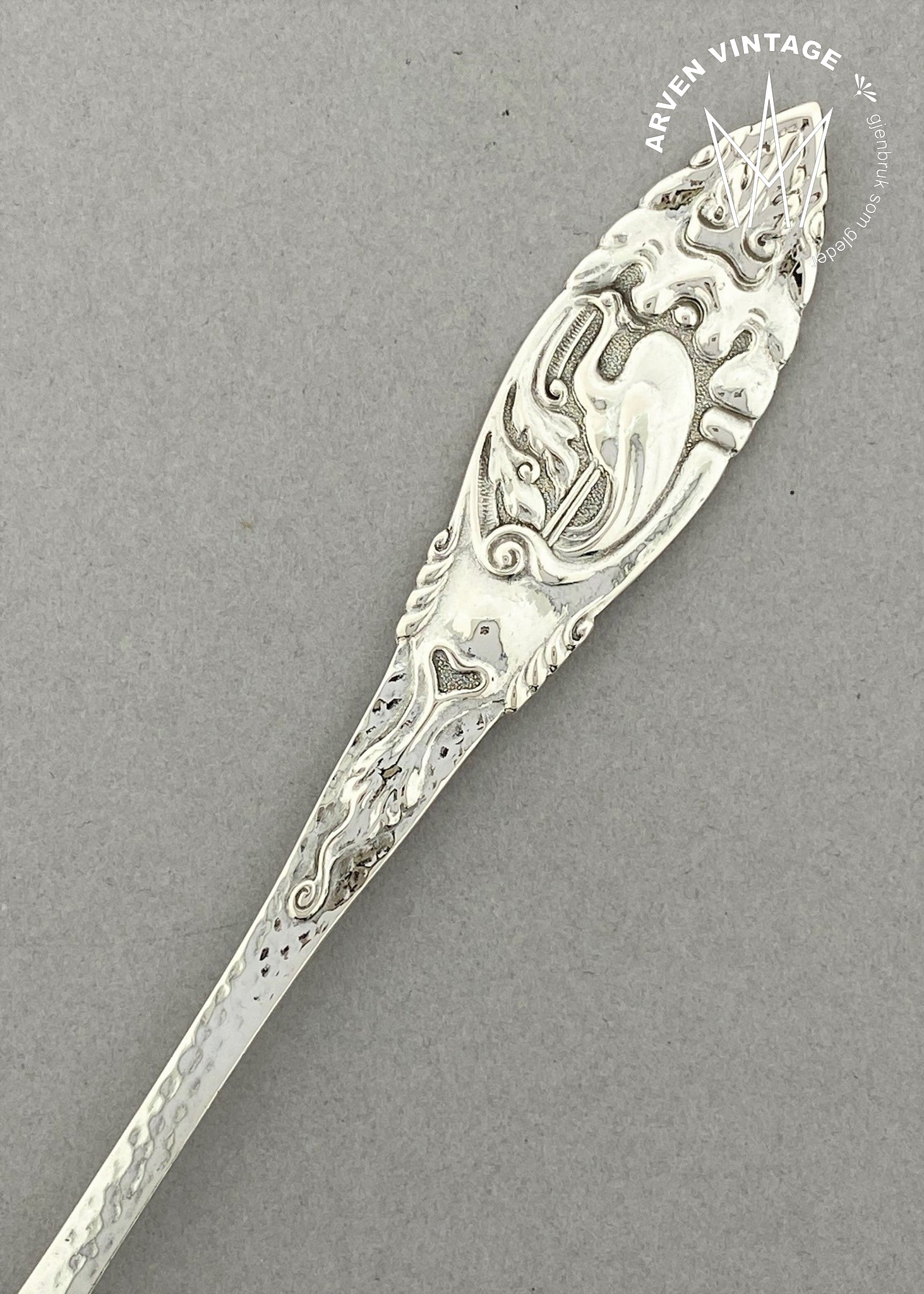 Vintage Ibis herring fork / serving fork