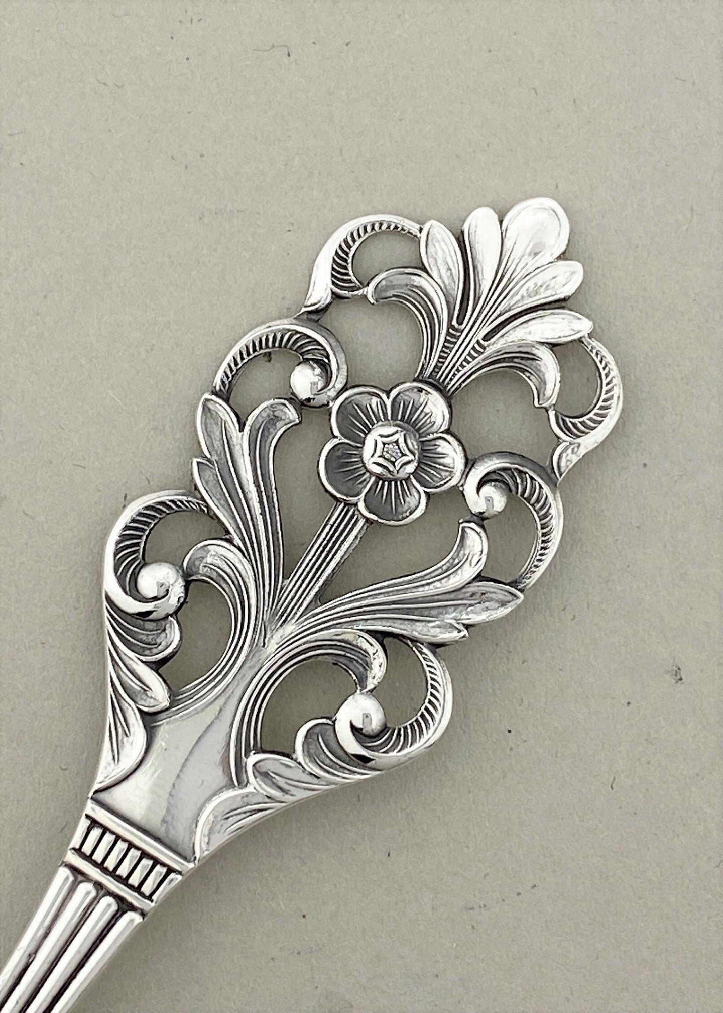 Vintage Viking Rose kakespade