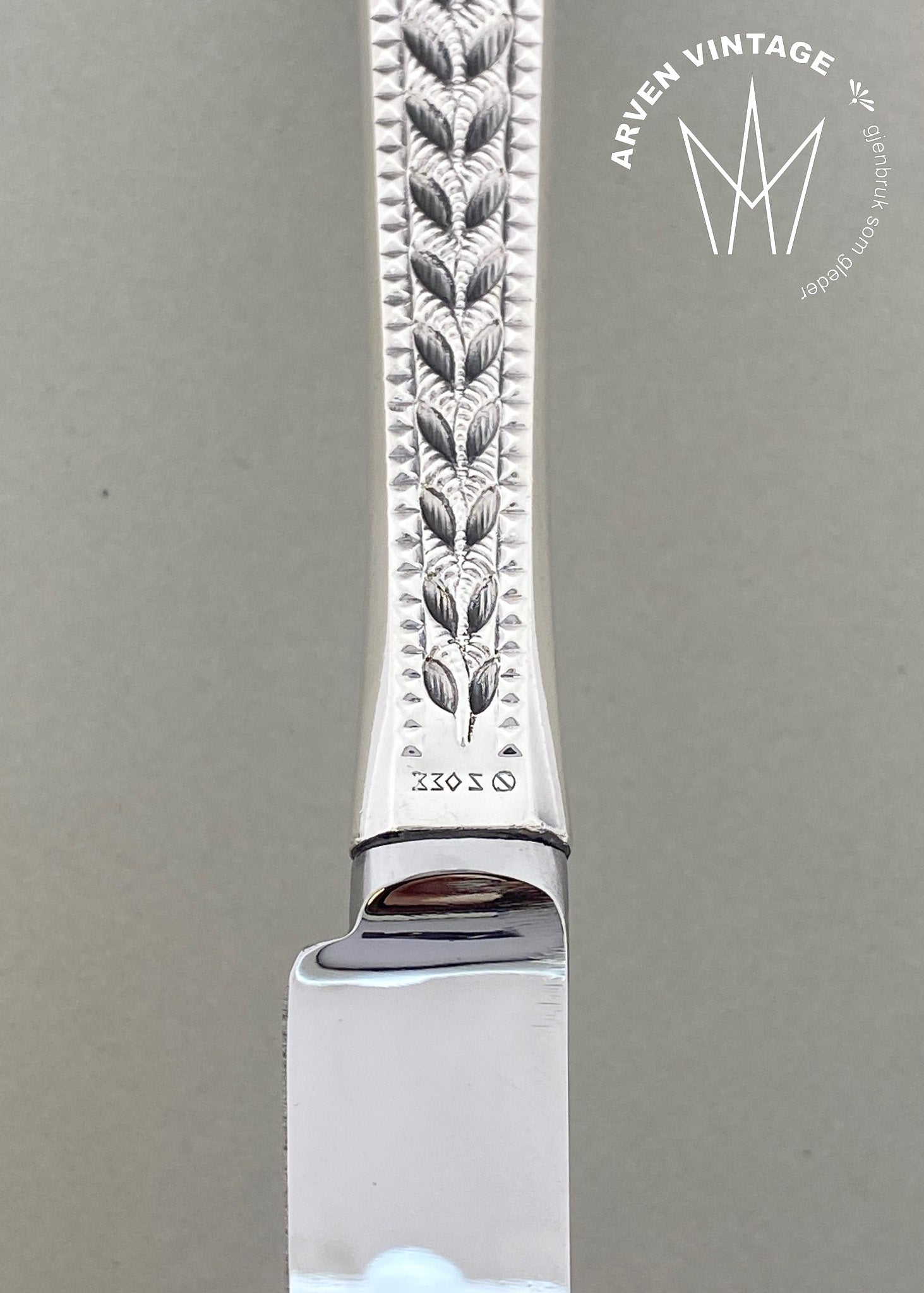 Vintage Jewel cheese knife
