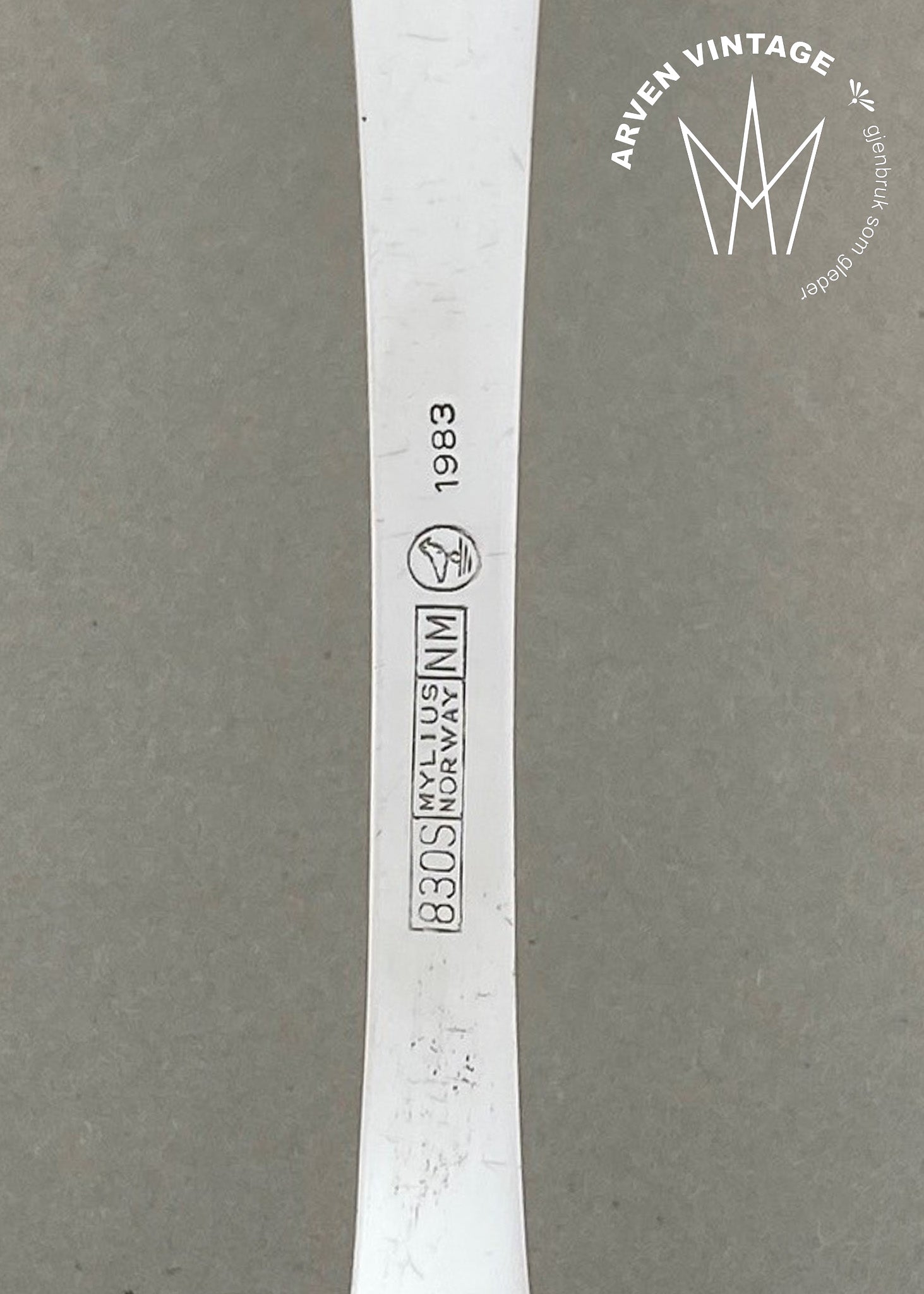 Vintage Remembrance cake spatula