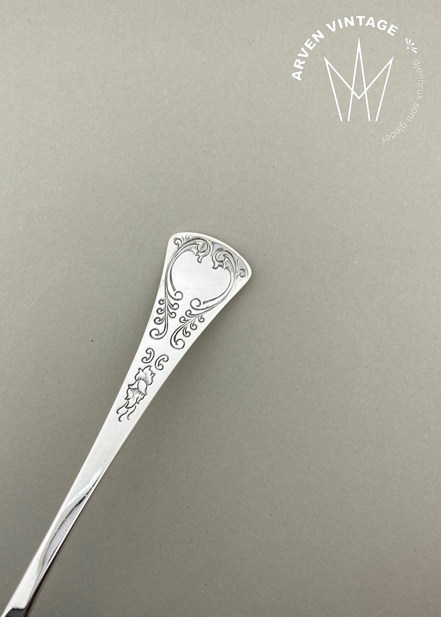 Vintage Remembrance cake spatula