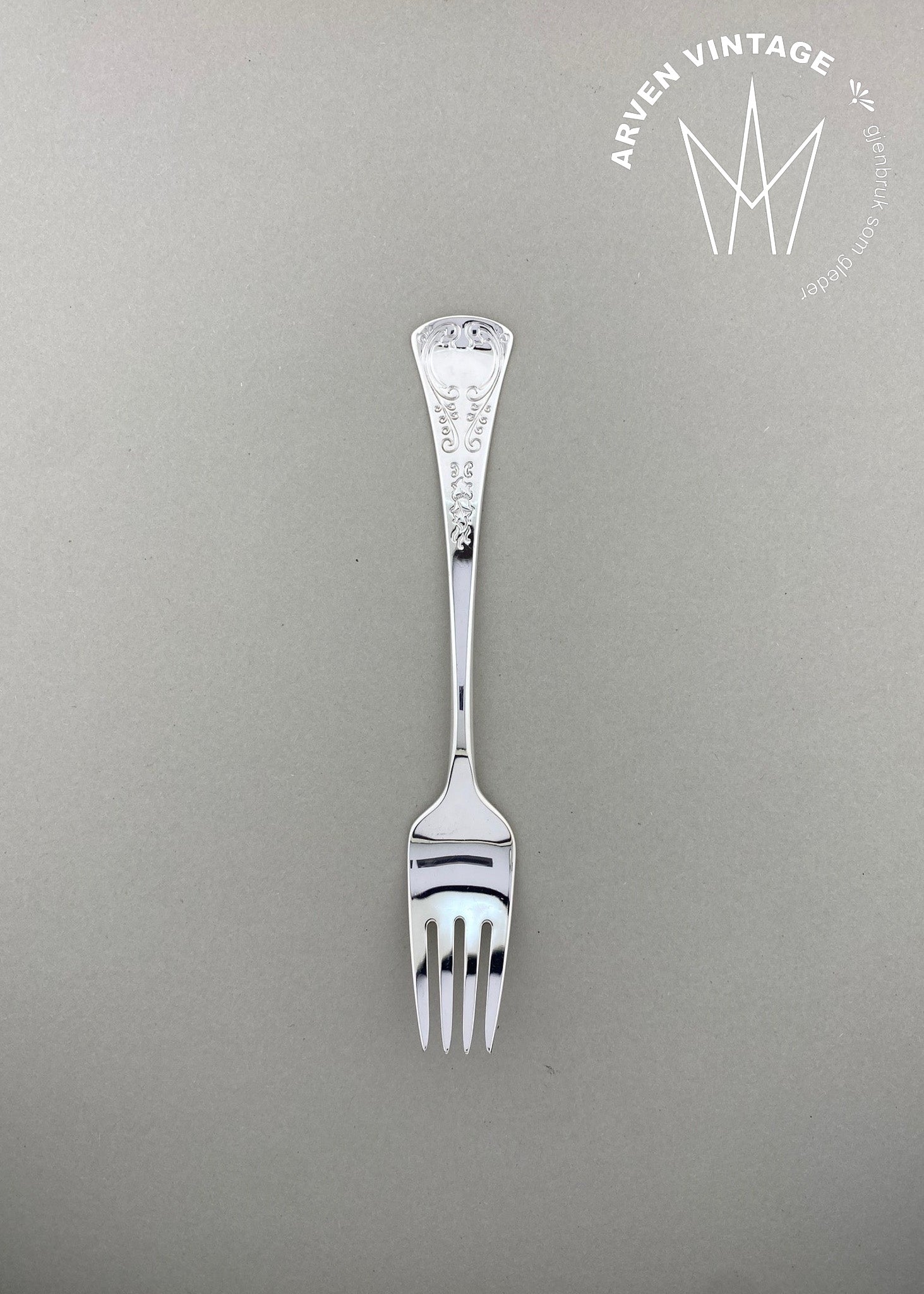 Vintage Remembrance children's/cake fork