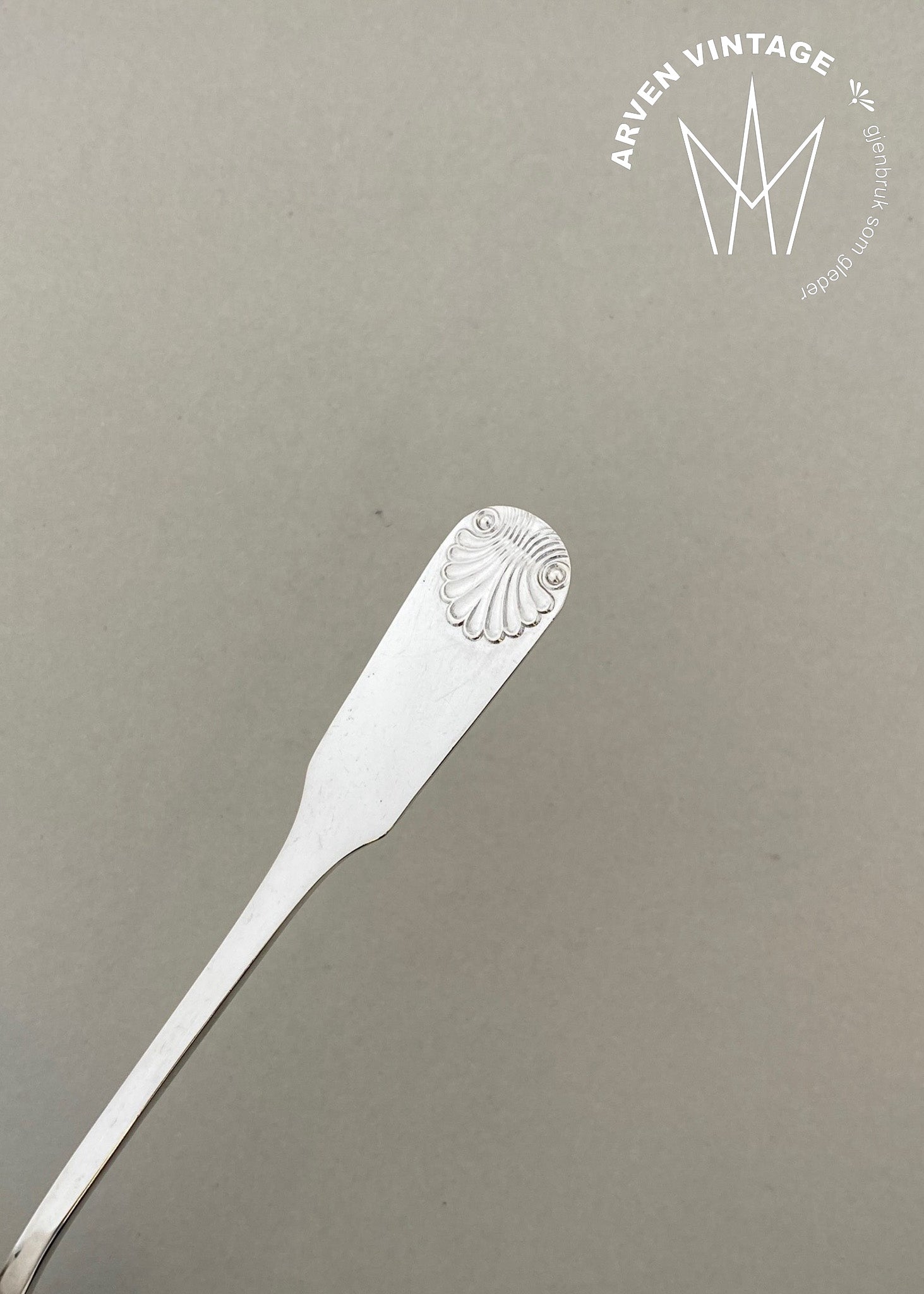 Vintage New Mussel cream spoon