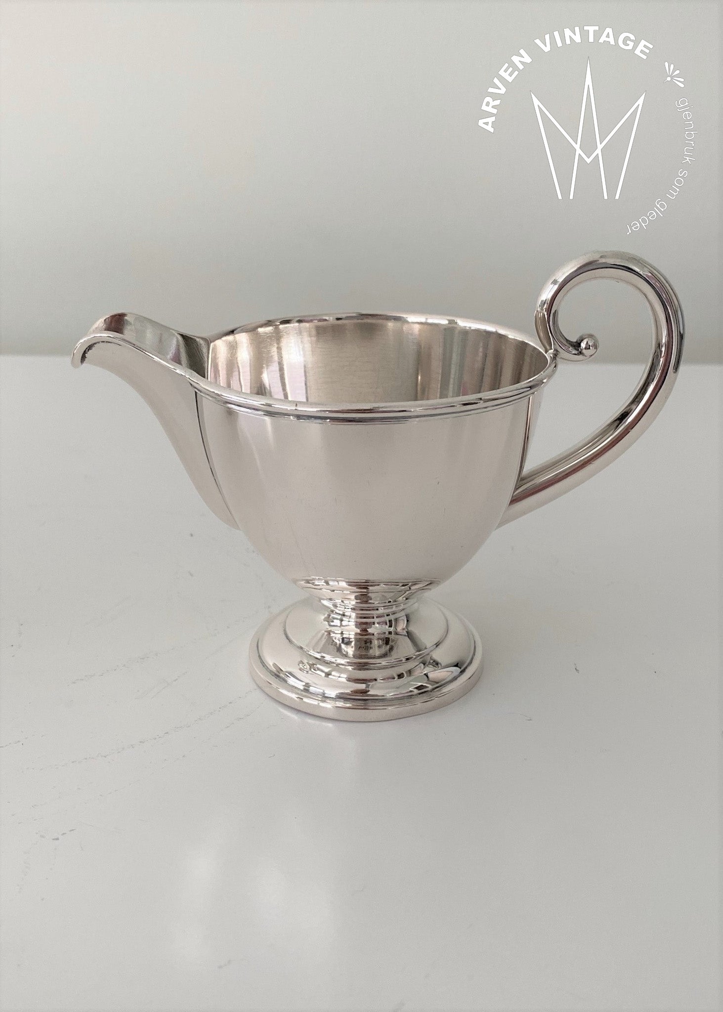 Vintage fløtemugge og sukkerskål
