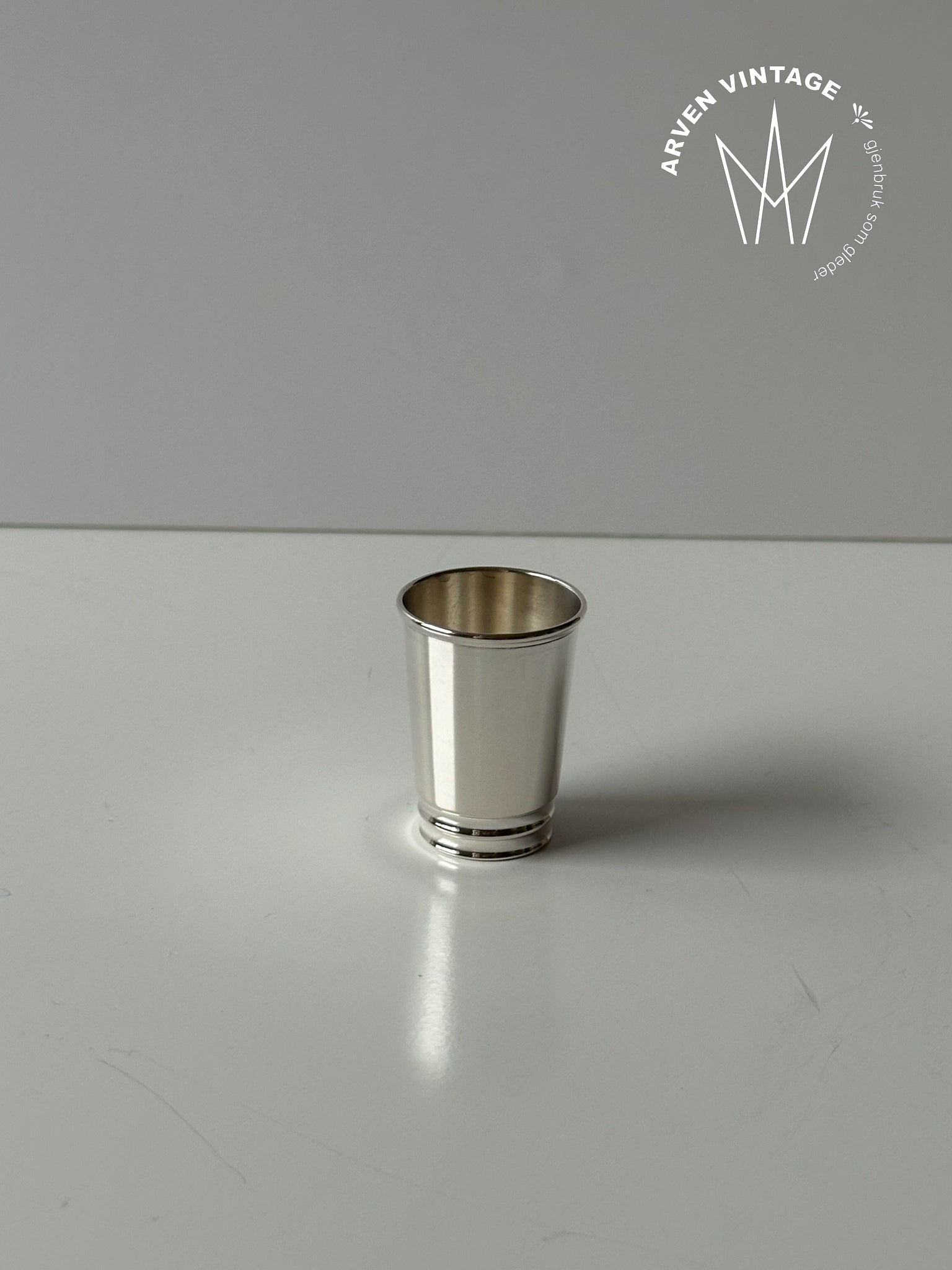 Vintage pokal / beger 4cm
